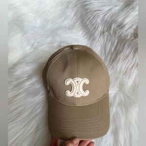 Celine White & Blue
TRIOMPHE BASEBALL CAP IN COTTON